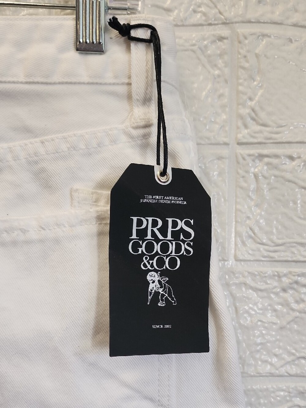 PRPS Women's White Distressed Boyfriend Jeans - Picture 8 of 8